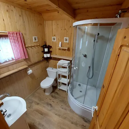 Lesna Lodge Debki